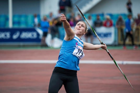 Emelie Nyman Wänseth kastar spjut