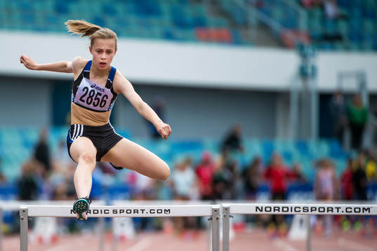 Sigrid Bjørnsdatter Wah springer 300m häck