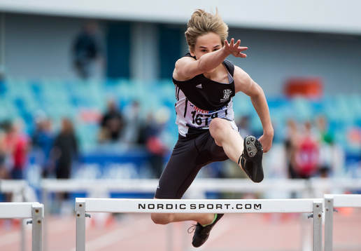 Oskari Peura springer 300m häck