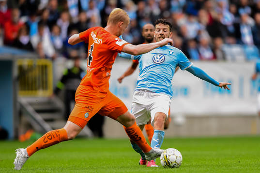 Malmö FFs Erdal Rakip och AFC Eskilstunas Ludvig Öhman