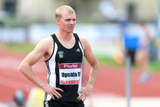 Isak Andersson, Upsala IF, tävlar 400m häck