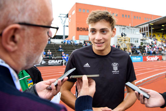 Armand Duplantis, Upsala IF, blir intervjuad