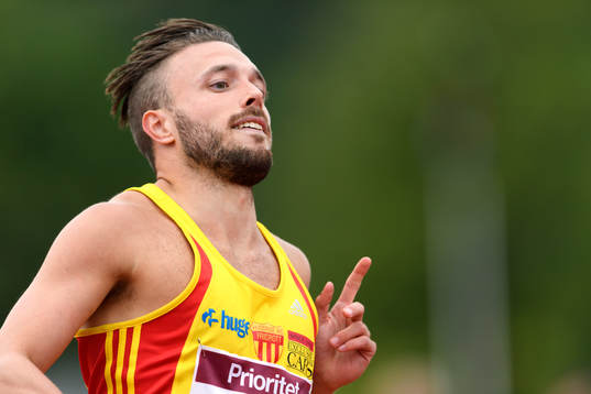 Tom Klingberg Baptiste, Huddinge AIS, tävlar 200m