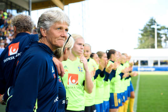 Sveriges förbundskapten Pia Sundhage innan