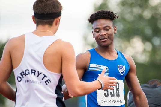 Michael Nyabako, IFK Helsingborg, tackar medtävlande