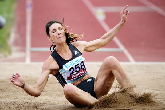 Angela Morosanu, Rumänien