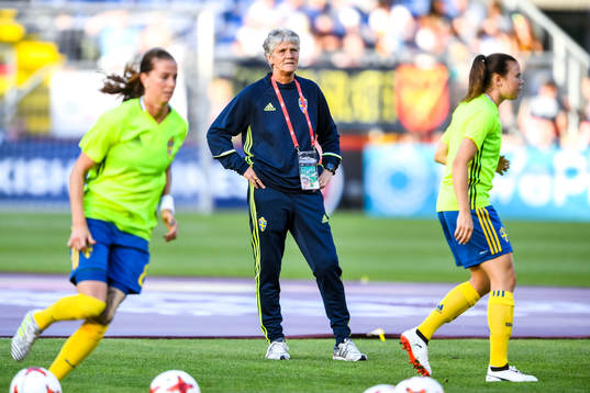 Sveriges förbundskapten Pia Sundhage före fotbollsmatchen