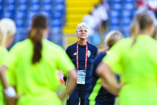 Sveriges förbundskapten Pia Sundhage  före