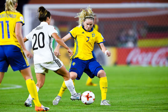 Sveriges Lisa Dahlkvist  i fotbollsmatchen mellan Tyskland