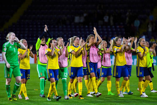 Sveriges spelare tackar publiken