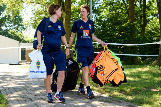 Fysiolog Sara Thunebro och materialare Jessica Karlsson på