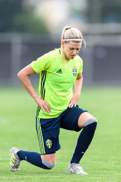 Olivia Schough på en träning med det svenska landslaget