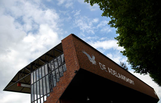 Exteriör av arenan De Adelaarshorst