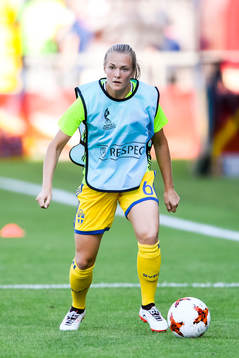 Sveriges Magdalena Eriksson före matchen mellan Sverige
