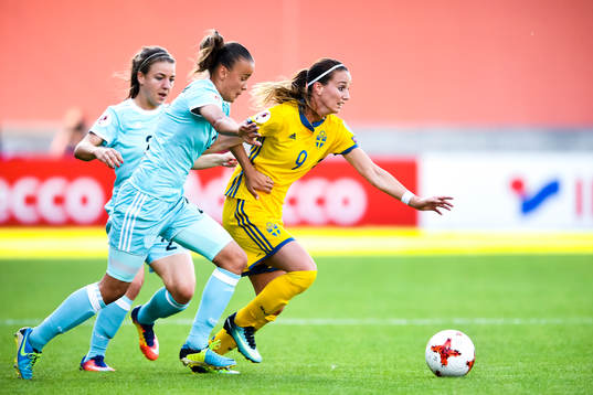 Rysslands Margarita Tjernomyrdina och Natalja Solodkaja