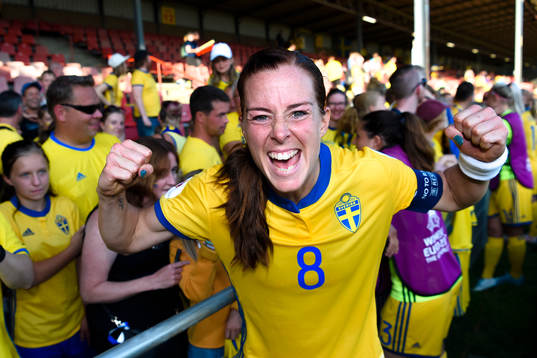 Sveriges Lotta Schelin jublar