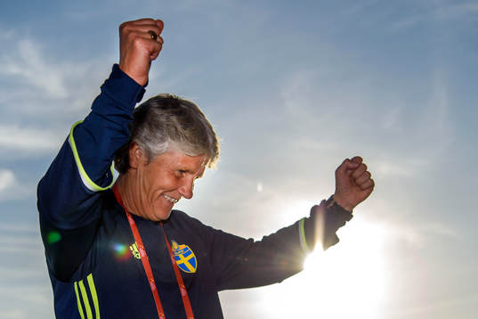Sveriges förbundskapten Pia Sundhage jublar