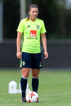 Pauline Hammarlund på en träning med det svenska