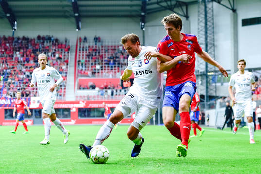 Örgrytes Danny Ervik och Helsingborgs Adam Eriksson