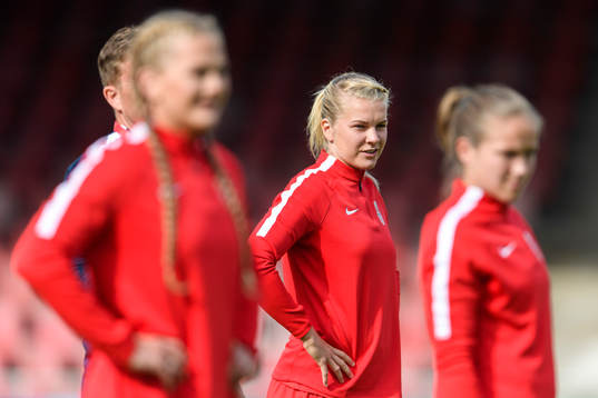 Ada Hegerberg på en träning med det norska landslaget
