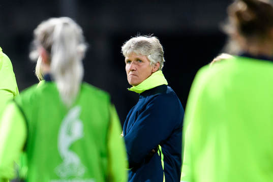 Sveriges förbundskapten Pia Sundhage deppar