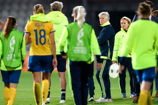 Sveriges förbundskapten Pia Sundhage deppar