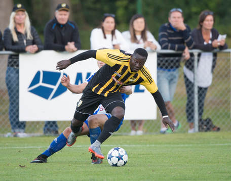 IFK Hässleholms Mike Andrew i matchen i division 2 mellan