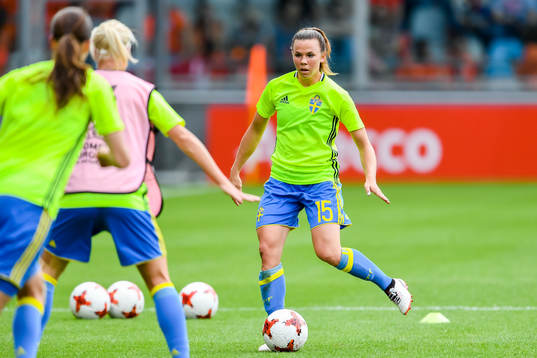 Sveriges Jessica Samuelsson  före  kvartsfinalen mellan