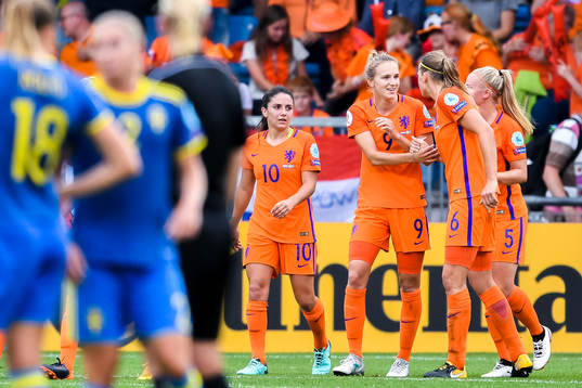 Hollands Vivianne Miedema jublar