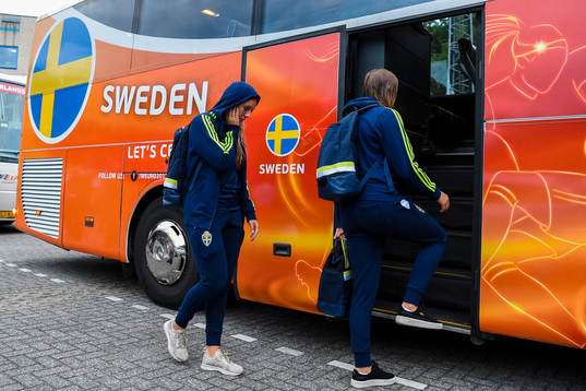 Sveriges Stina Blackstenius och Fridolina Rolfö
