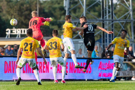 Varbergs Gabriel Altemark-Vanneryr gör 0-1