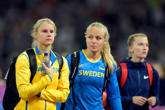 Sveriges Lisa Gunnarsson och Michaela Meijer deppar