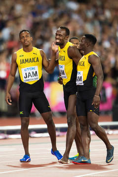 Jamaicas Julian Forte, Yohan Blake och Omar McLeod hjälper