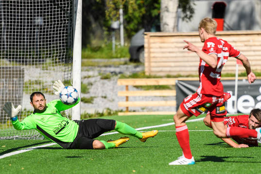 Piteås Johannes Lidström gör 1-0 bakom Anundsjös