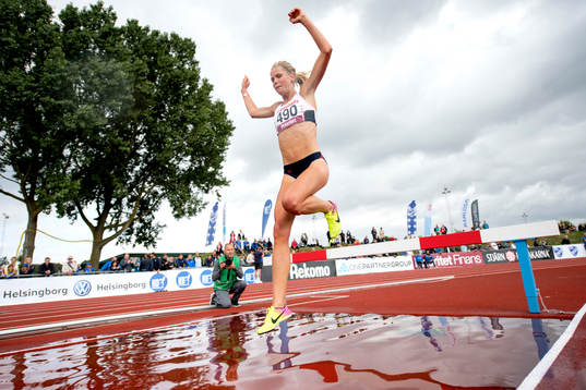 Maria Larsson tävlar på 3000 meter hinder