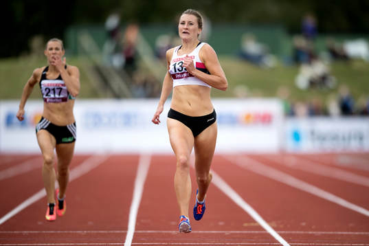 Lisa Duffy vinner 400 meter