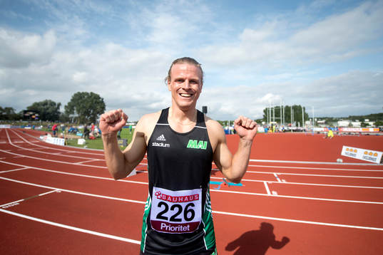 Nick Ekelund-Arenander vinner 400 meter