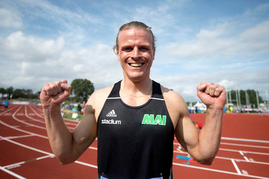Nick Ekelund-Arenander vinner 400 meter