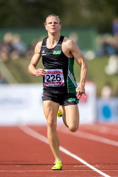 Nick Ekelund-Arenander tävlar på 400 meter