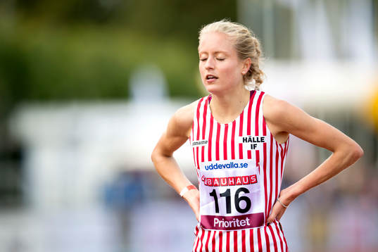 Linn Nilsson tävlar på 1500 meter