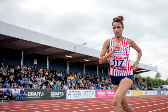 Meraf Bahta tävlar på 1500 meter