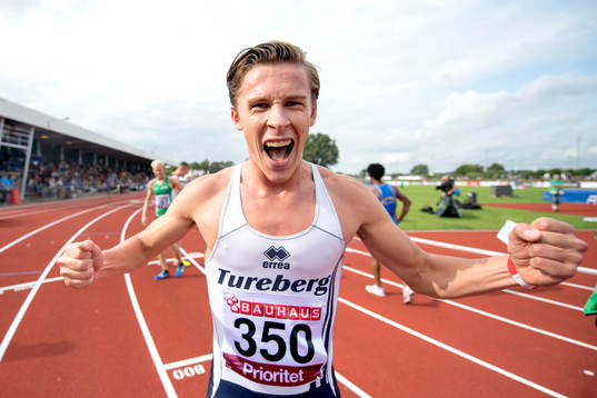 Andreas Almgren jublar