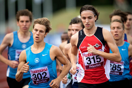 Oliver Löfqvist och Andreas Kramer på 1500 meter