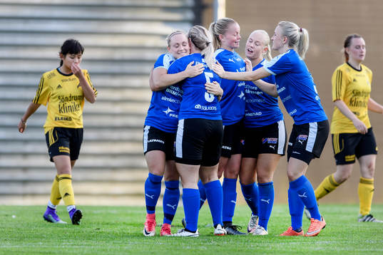Halmstads spelare jublar