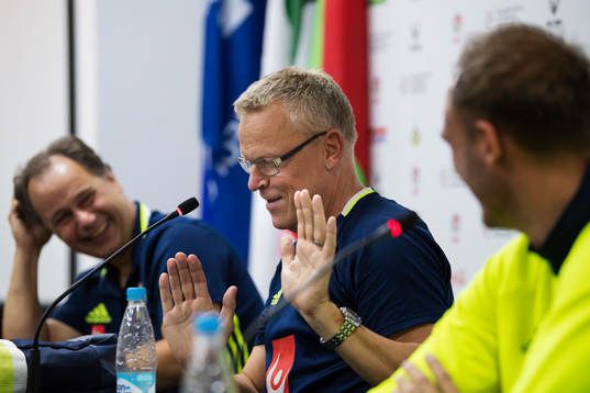 Presschef Niklas Bodell, förbundskapten Janne Andersson