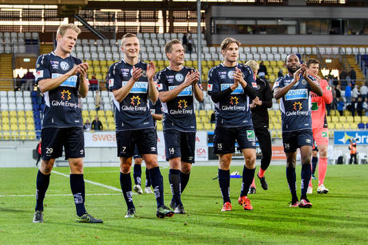 Gefles spelare jublar