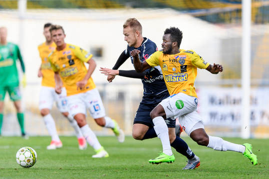 Gefles Christian Ljungberg och Falkenbergs Richard Donkor