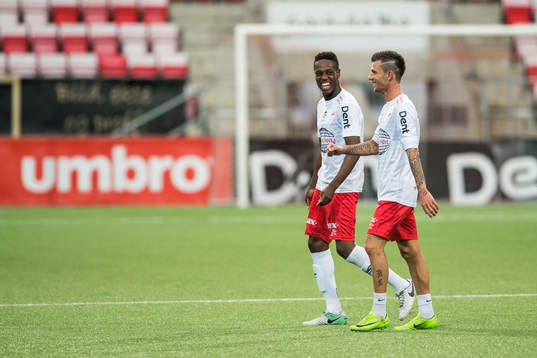 Akinsola Akinyemi and Rocky Lekaj of Fredrikstad