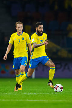Sveriges Sebastian Larsson och Jimmy Durmaz