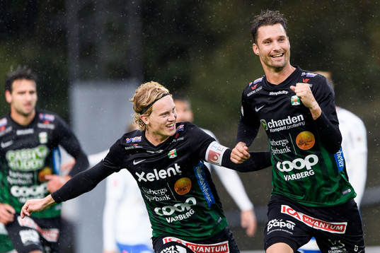 Varbergs Gustav Berggren (v) och Peter Nyström (h) jublar